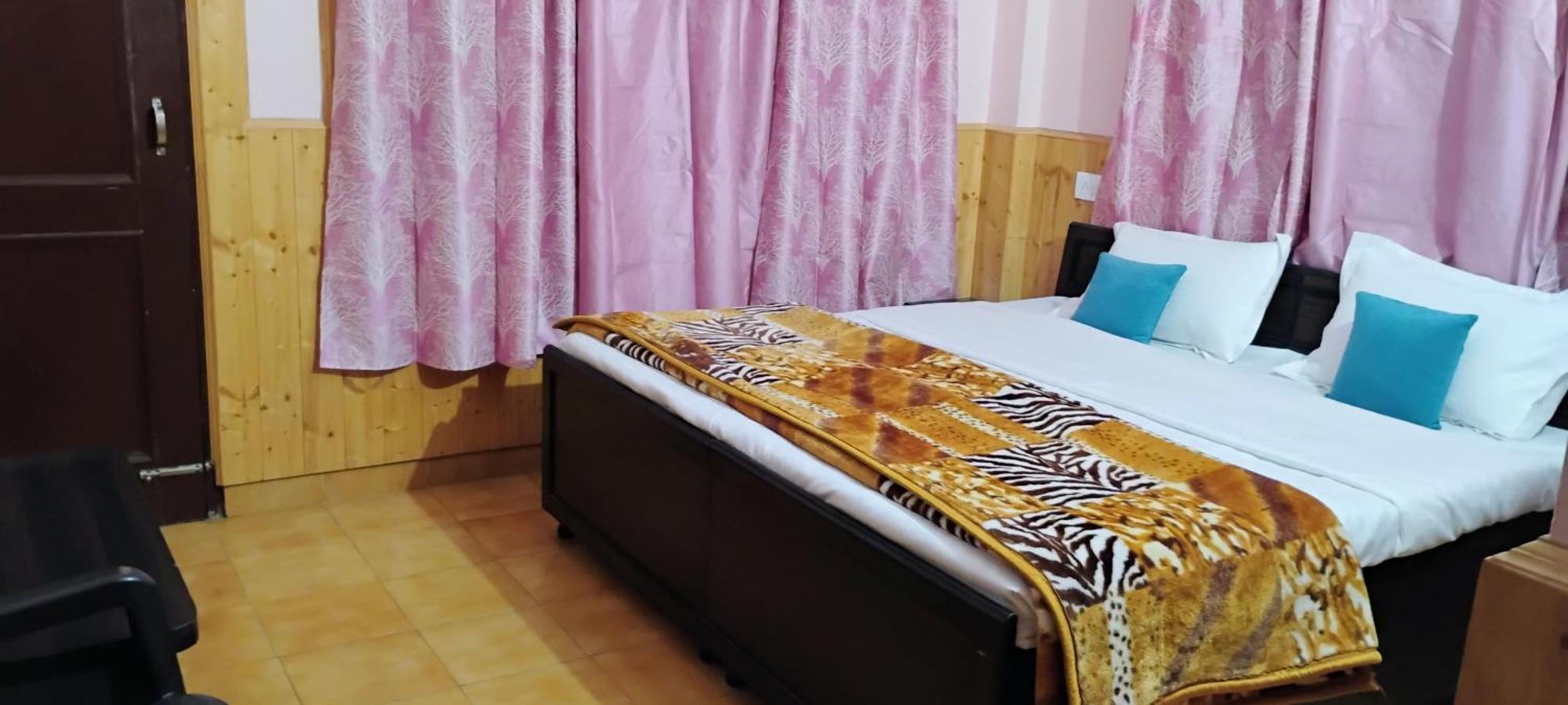 Thakur Homes- Couple And Family Friendly Homestay Shimla Exterior photo